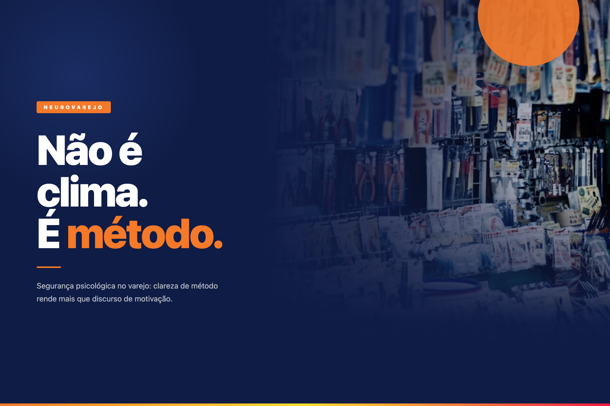 Equipe de varejo em loja, ilustrando segurança psicológica e clareza operacional